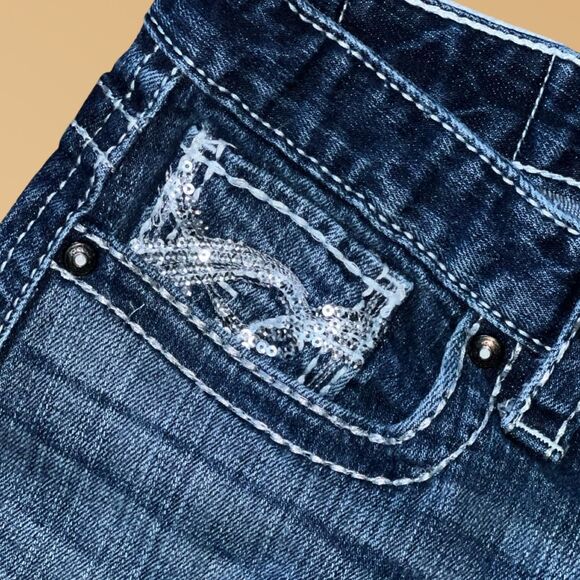 Maurice’s Distressed Denim Capri Jeans Size 7/8 #66 - Picture 3 of 5